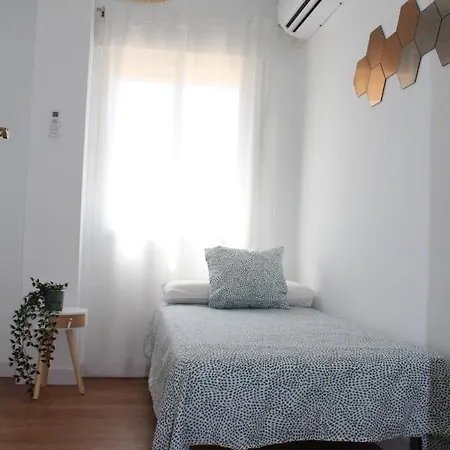 Beautiful Brand New 2 Bedroom Flat With Terrace *
