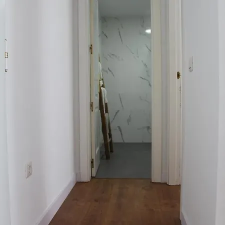 Beautiful Brand New 2 Bedroom Flat With Terrace 马拉加